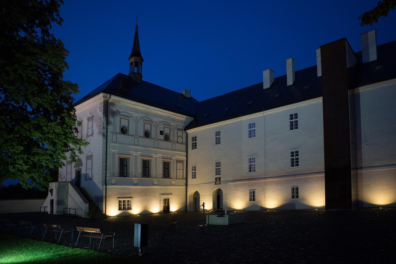 Hotel Zamek Svijany Exterior photo